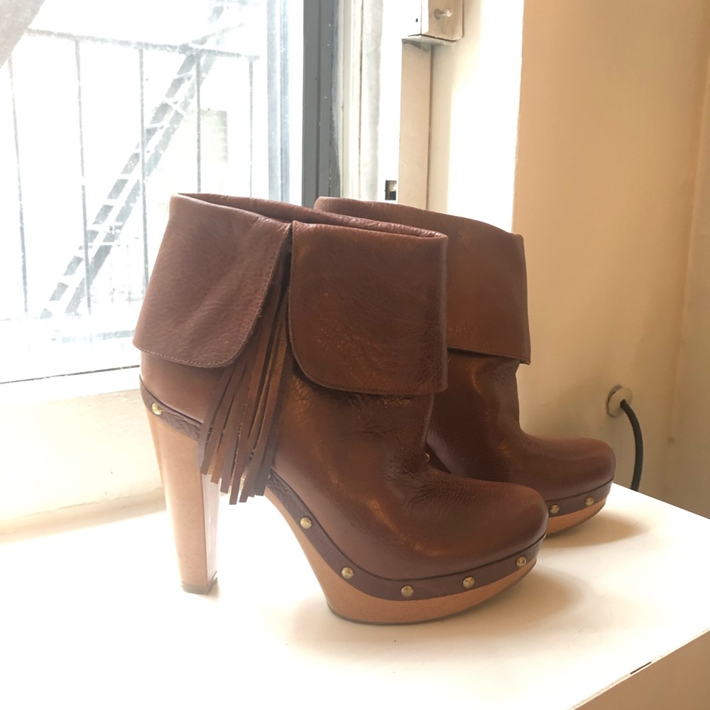 NWOT INC brown leather booties